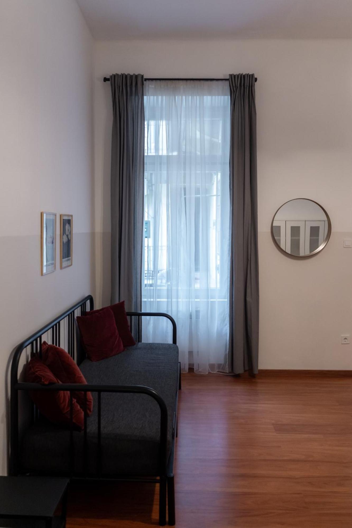 Cozy In Akacfa Street Appartamento